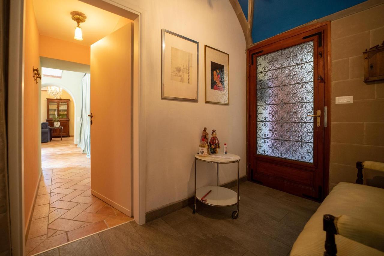 La Loggia Dei Frati Lägenhet Cannero Riviera Exteriör bild